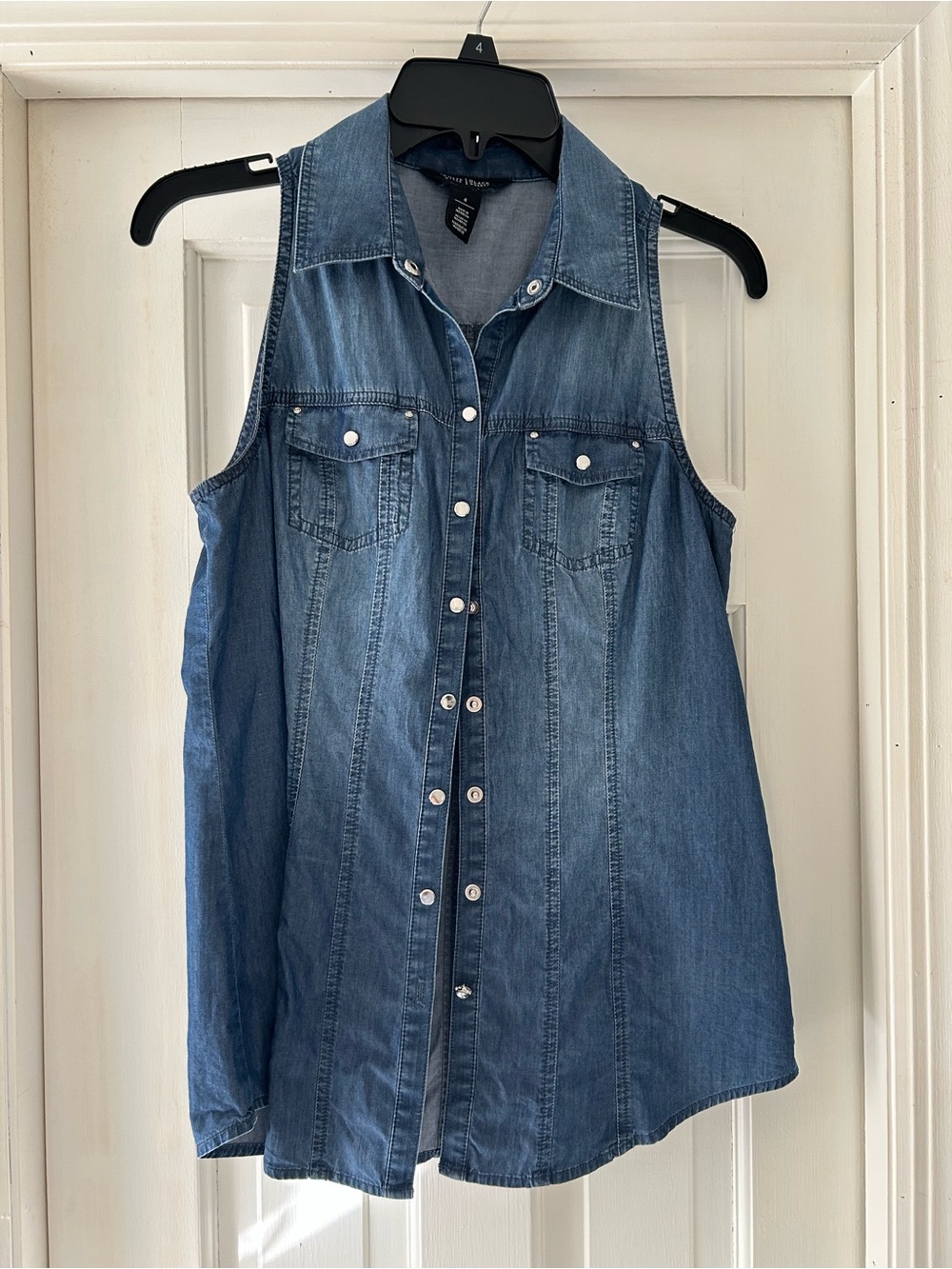 White House Black Market Sleeveless Denim Button-Front Shirt - Blue